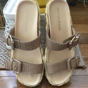 Donald Pliner, Larabee slides